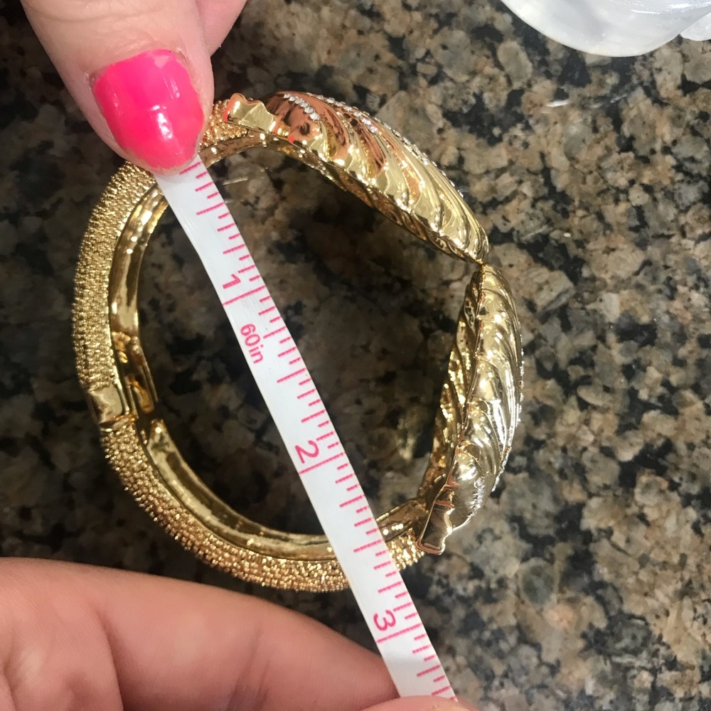 Lilly Pulitzer Shell Cuff - Picture 2 of 4